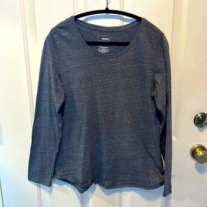 Heather gray long sleeved tee